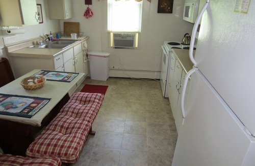 Blacksburg Cottage | Timeless Comfort with Ocean Views and Pet-Friendly Stays