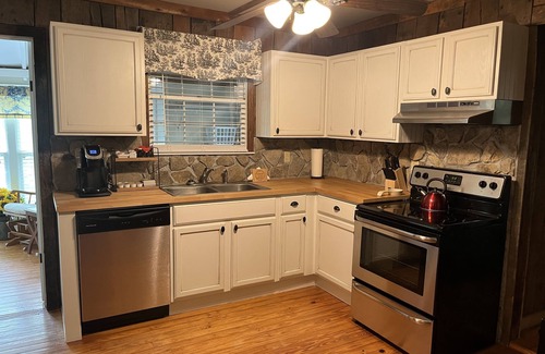 Wolf Laurel Cabin | Timeless Elegance with Modern Amenities Awaits You