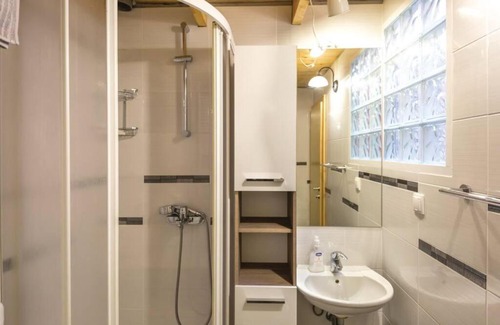 Cista Provo Apartment | Oceanfront Haven: Pojata - 4-Star Stay with Ocean View