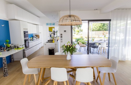 Plobannalec-Lesconil Villa | Unwind by the Dunes: Top-Rated Oceanfront Getaway