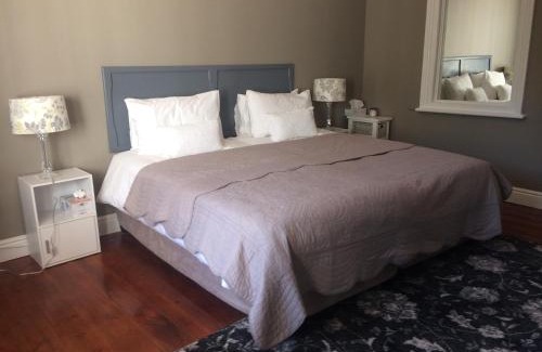 Grahamstown House | Inviting A Stone's Throw Accommodation with Family Amenities