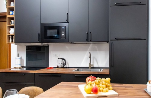 Historic Centre Apartment | Just Steps from the Duomo - Rated 10/10 with Spa & Breakfast