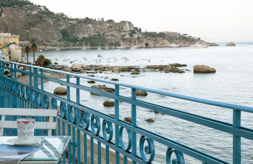 Giardini Naxos Apartment | Idyllic Oceanfront Apartment with Spa and Family Amenities