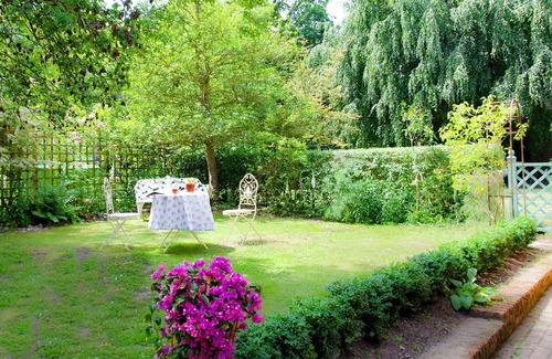Saxmundham Cottage | Charming Cottage Retreat in Nature Reserve with Ocean Views