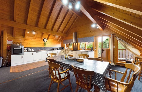 Pentney Cottage | Relaxing Four-Bed Lodge with Lake Views and Pet-Friendly Amenities