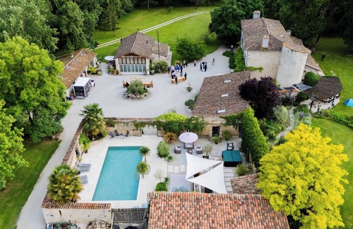 Brioux-sur-Boutonne House | Historic 17th Century Manor with Pool and Spa Amenities