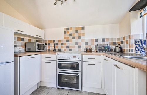 Liskeard Cottage | Serene South East Cornwall Getaway with Private Pool