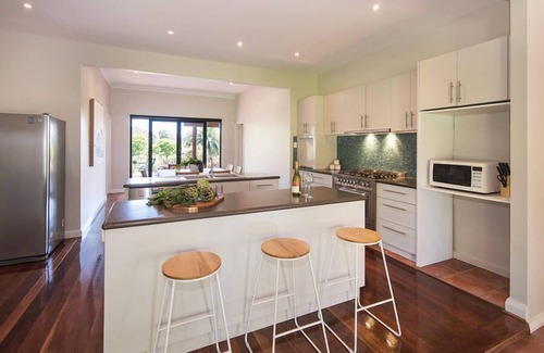 Margaret River House | Modern Home Surrounded by Beautiful Gardens - Guest Rated 9.4
