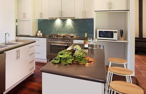 Margaret River House | Modern Home Surrounded by Beautiful Gardens - Guest Rated 9.4