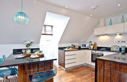Newquay Apartment | Stylish Apartment with Ocean View in Watergate Bay