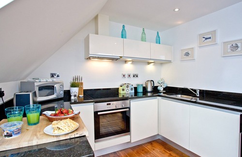 Newquay Apartment | Stylish Apartment with Ocean View in Watergate Bay