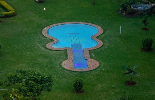 Nairobi Apartment | City Living: 1 Bedroom with Pool & Hot Tub Amenities