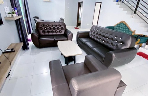 Tebrau House | Stylish 4BR Home with Private Pool for Memorable Stays