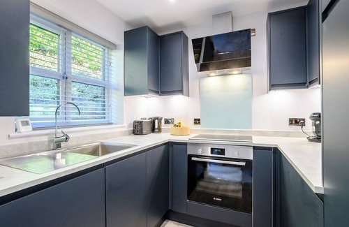 Cromer Cottage | Stylish Oceanfront Escape for Discerning Travelers