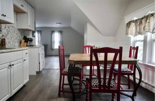 Smith Hill Apartment | Stylish Palace: Family-Friendly Getaway with Spa Amenities