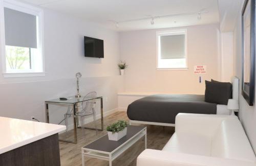 Griggs Park Apartment | Experience a Stylish Stay with Heated Floors and Breakfast