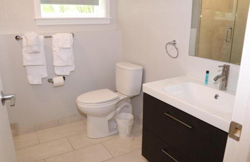 Griggs Park Apartment | Experience a Stylish Stay with Heated Floors and Breakfast