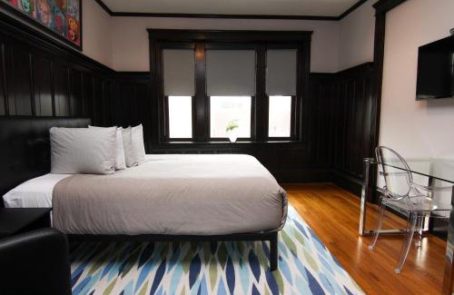 Griggs Park Apartment | Experience Comfort with a King Bed and Heated Floors