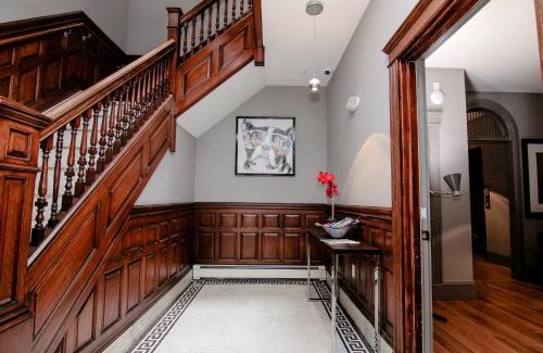 Griggs Park Apartment | Experience Comfort with a King Bed and Heated Floors