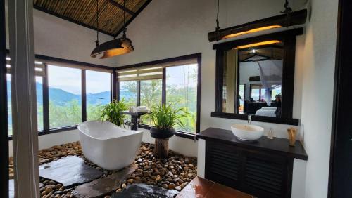 Mu Cang Chai Bed & Breakfast | Discover A Su Homestay Mù Cang Chải: Guest Rated 10/10
