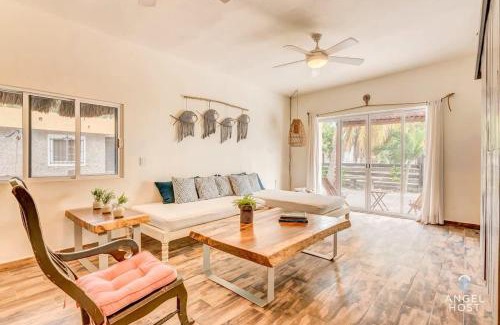 El Cuyo House | Ideal Beach Retreat for Family Gatherings & Fun