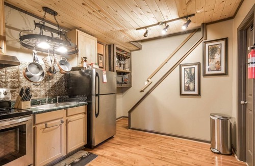 Lithia Springs Cottage | Cozy Cottage Retreat with Ocean Views in Georgia