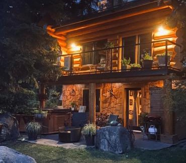 Sun Peaks Bed & Breakfast | Indulgent Suite Retreat - A Unique Bed & Breakfast Experience