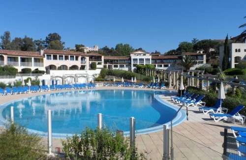 Les Restanques Apartment | Ground Floor Comfort at Les Parcs de Grimaud