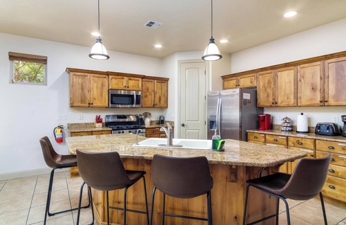 La Verkin House | Experience Unique Decor, Fun Games & Family-Friendly Amenities