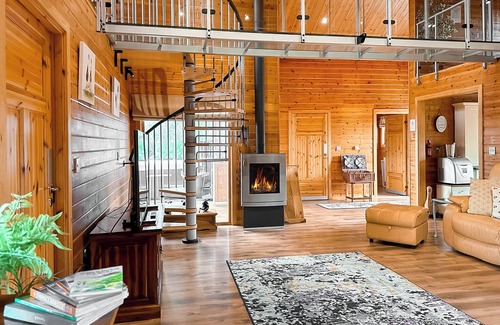 Hopton Cottage | Family Lodge with Private Hot Tub, Games Zone & Spa