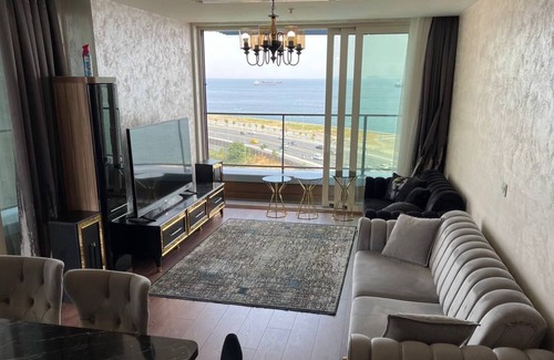 Zeytinburnu Apartment | a sweet place with a great view on the seaside and a large balcony.