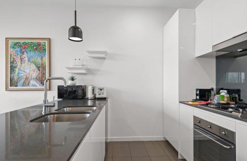 Maribyrnong Apartment | Discover Paradise in the Heart of Inner City Suburbia