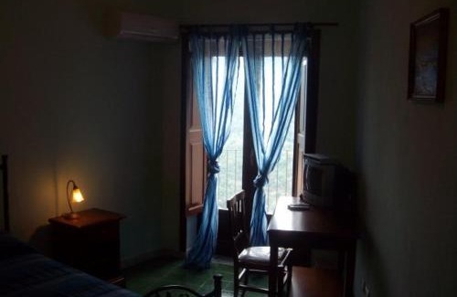 Belmonte Calabro Bed & Breakfast | Discover A Taverna Intru U Vicu with Ocean Views & Hot Tub