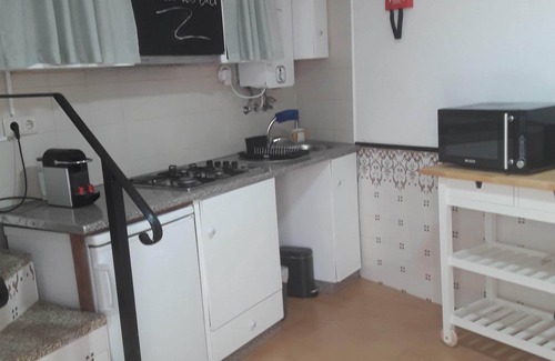 Proenca-a-Nova House | Charming Tiny House in Sertã Village, Perfect for Families
