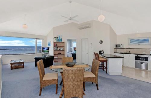 Port Fairy Apartment | A Top Deck