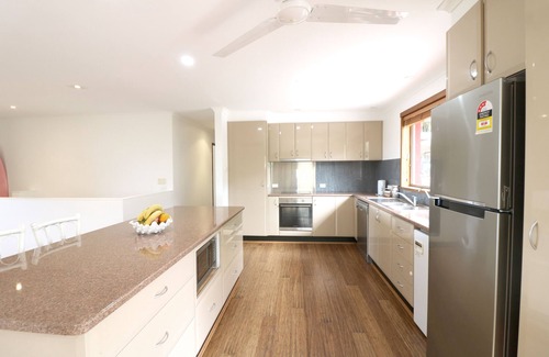 Berrambool House | Experience Bali Bliss in a 3 Bedroom Pet Friendly Home