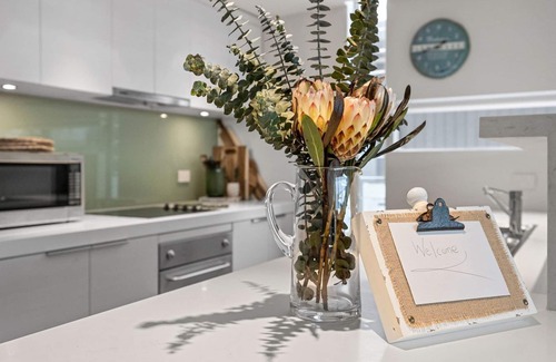 Lorne Apartment | Elegant Oceanfront Escape - Forget the Car and Relax!