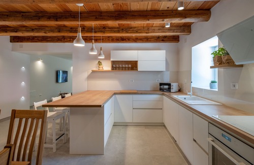 Lindar Villa | Indulge in Authentic Istria with Oceanfront Amenities