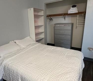 Airport Heights Community Council Bed & Breakfast | A Touch Of Pink On 16th Ave