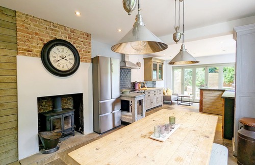 Worthing Cottage | Ideal Townhouse for 6 with Ocean View & Pet-Friendly Amenities