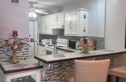 Bouvet Island House | Convenient Townhome Retreat in Diego Martin with Spa & Breakfast