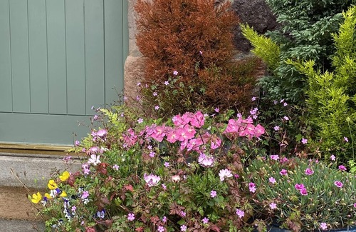 East Linton Cottage | Exceptional East Lothian Cottage with Ocean and Lake Views