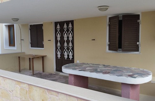 Megas Gialos House | Warm Family Retreat Near Enchanting Beaches on Syros Island