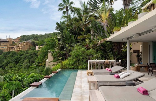 Ixtapa Apartment | Tranquil Beachside Retreat in Ixtapa Zihuatanejo Awaits