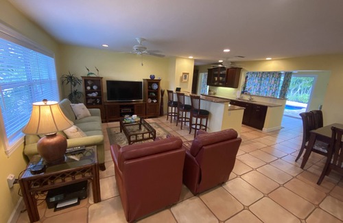 Sorrento Shores House | Idyllic 2 Bedroom House with Pool and Ocean View Awaits