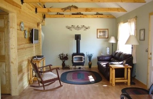 Thompsonville Cabin | Relaxing Getaway with Hot Tub and 10/10 Guest Rating