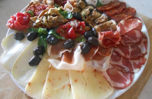Ricadi Hotel | Ideal Stay at A Turri: Pet Friendly with Breakfast Included
