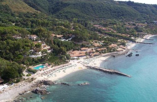 Ricadi Hotel | Ideal Stay at A Turri: Pet Friendly with Breakfast Included