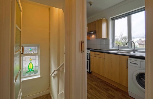 Fryent House | Cozy Two Bedroom Flat in a Peaceful Cul de Sac