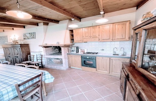 Spoleto Cottage | Charming Two-Floor Cottage with Ocean Views and Patios